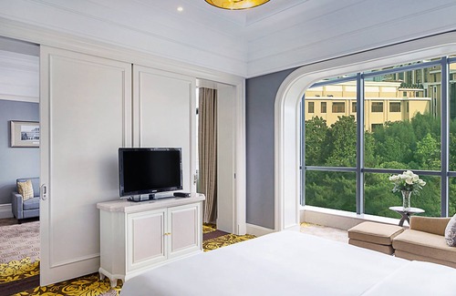 Huayuan Road Area Hotel | Crowne Plaza Zhengzhou by IHG