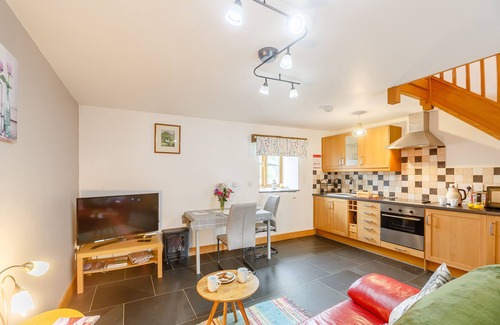 Cwmtirmynach House | Crud y Wennol - One Bedroom House, Sleeps 2