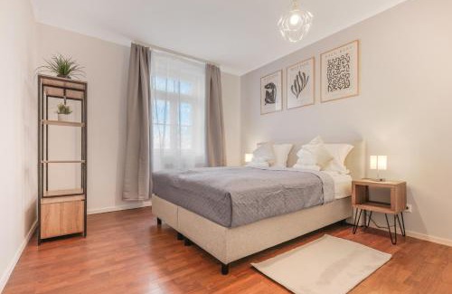 Antonviertel Apartment | Cruwzo - Modern Centrally Located Apartment with Parking