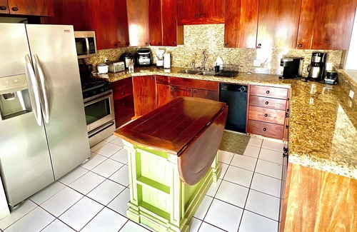 Cotton Valley House | Cruzan Time, New Pool, Buck Island view, Starlink, solar