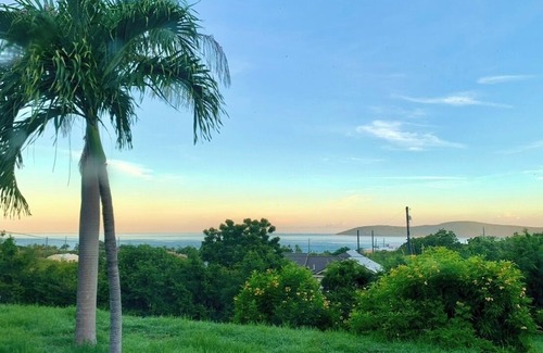 Cotton Valley House | Cruzan Time, New Pool, Buck Island view, Starlink, solar