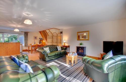 Mawr House | Crwcca Farm Cottage