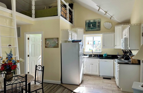 Crystal Beach Cottage | Crystal Beach Delight