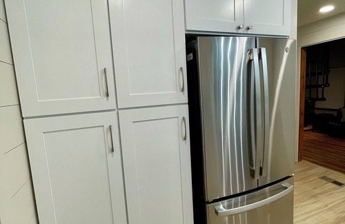 Moscow House | Crystal Blue Oasis-Lakefront,Family & Pet Friendly