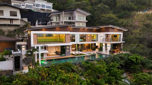 Santa Barbara House | Crystal Ocean Retreat Luxury Pool Home For 12