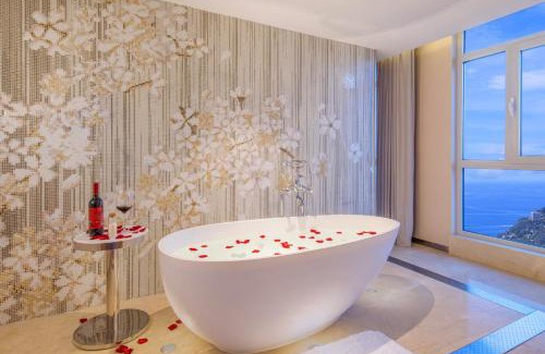 Huangdao Hotel | Crystal Orange Qingdao West Coast Golden Beach Hotel