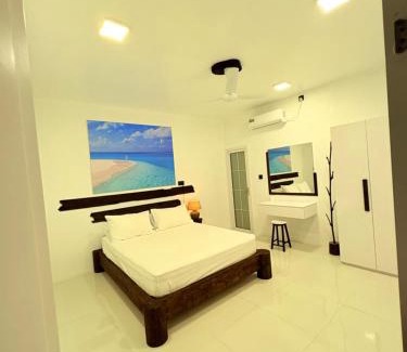 Milandhoo Bed & Breakfast | Crystal sea inn