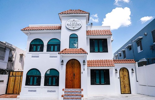 Sagrado Corazon Apartment | CS3- Original Spanish Architecture in the Heart of SanJuan w/Parking