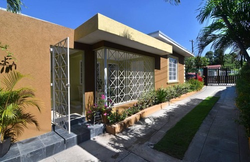 Molynes Gardens House | CTBH @ Gardens of Blissett # 2 [2-Bedroom]