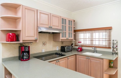 Kingston House | CTBH @ Surbiton Square #13 [2-Bedroom Townhouse]