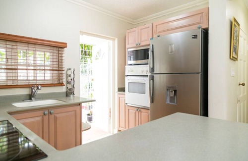 Kingston House | CTBH @ Surbiton Square #13 [2-Bedroom Townhouse]
