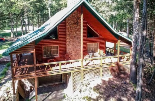 Clearfield Cabin | Cub Cabin @ The Bear's Den