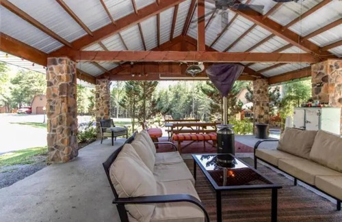 Clearfield Cabin | Cub Cabin @ The Bear's Den