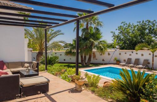 Alhaurin de la Torre Villa | Cubo's Villa Bellavista La Jona & Heated Pool