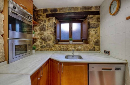 Piedralaves House | Cuesta del Reloj House