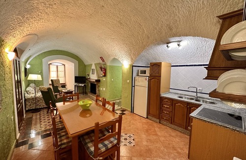 Benalua de Guadix Apartment | Cuevas la Granja
