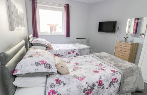 Largs Apartment | Cumbrae View, LARGS