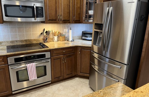 Maho Condo | Cupecoy ocean view 2BR condo - pools/private beach