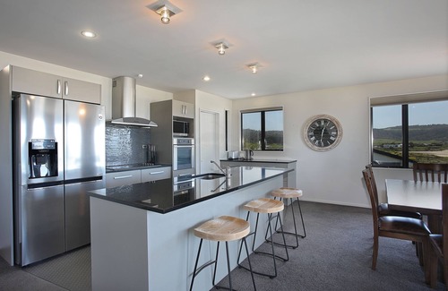 Curio Bay House | Curio Bay Salt House Motel