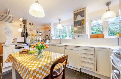 Manorbier House | Curlew Cottage - Four Bedroom House, Sleeps 7