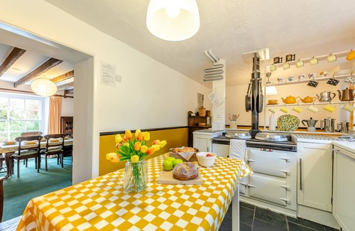 Manorbier House | Curlew Cottage - Four Bedroom House, Sleeps 7
