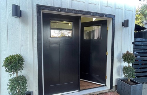 North Oak Park Cottage | Curtis Park Charmer!