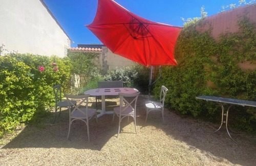 Curzon House | CURZON, 15 MINUTES FROM THE OCEAN