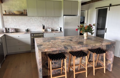 Shoreham Cottage | Cushla Cottage - A tranquil property in Shoreham w/stunning ocean and vine views