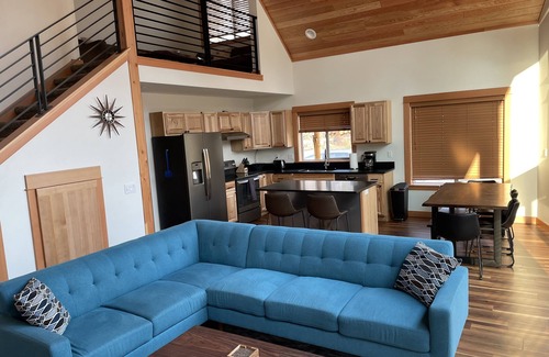 Vida House | Custom Built Home - Riverfront Home on the McKenzie River