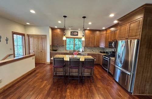 Bonney Lake House | Custom built Lake Tapps Waterfront Guest house, 2 bed, 2bath, W/D