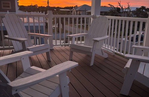 Marineland Acres House | Custom house, beachside neighborhood, 5-7min walk to the beach, dog friendly!