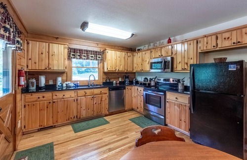 Robbinsville Cabin | Customer Appreciation Year! See Discount information in Ad