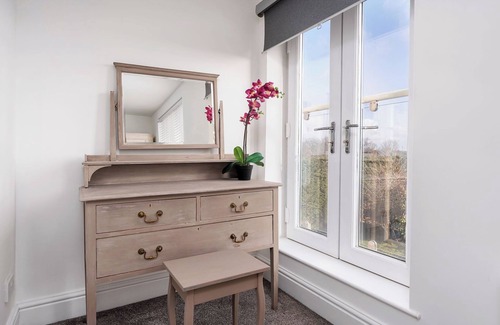 Kirk Sandall Cottage | Cute 2 bedroom cottage on the outskirts of Doncaster