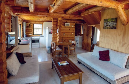 Mt Lyford Cabin | Cute and comfortable log cabin in the mountains perfect for a couple or family