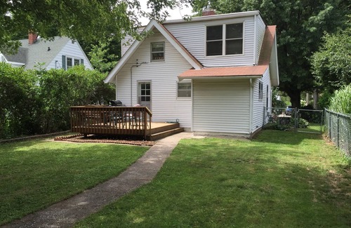 Twain House | Cute and Cozy 3BR House with Parking