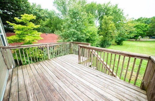 Southmoreland Condo | Cute And Cozy, Private and Quiet. Central KC