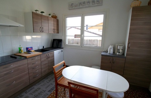 Hourtin-Plage House | Cute and nicely furnished house with garden, 300m from the ocean beach