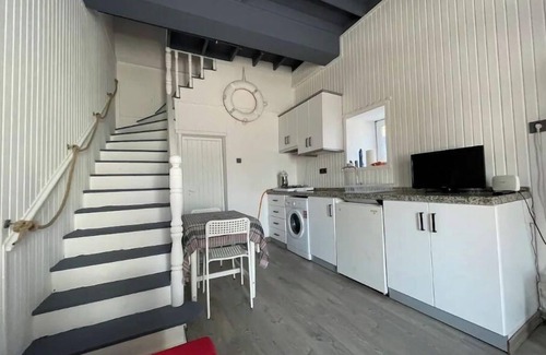Canakkale House | Cute Apart in the Center of Bozcaada