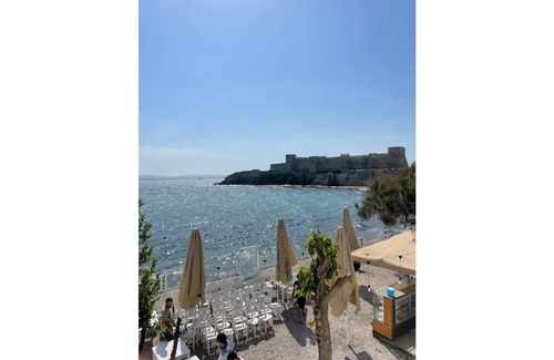Canakkale House | Cute Apart in the Center of Bozcaada