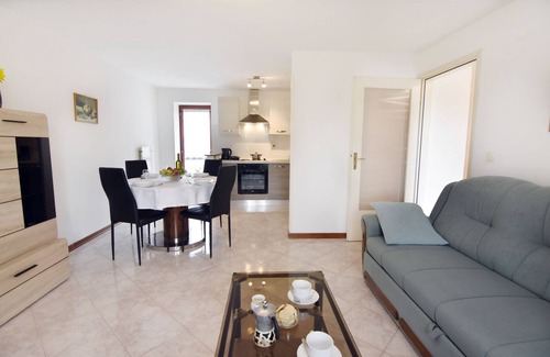 Babici Apartment | Cute apartment Milena, Biribaci-Umag, with two balconies, garden, WiFi
