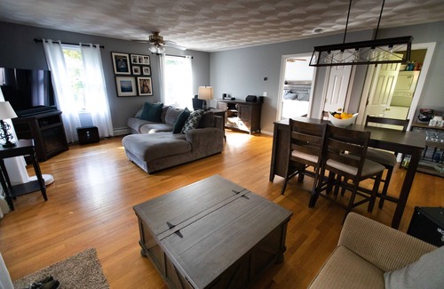 Saunderstown Apartment | Cute Apt 15 mins from Beaches and Newport!