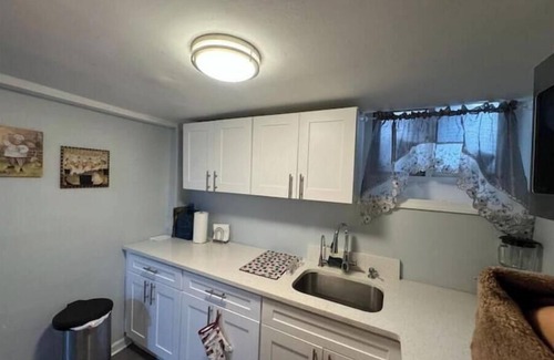 North Bergen Apartment | Cute apt Jersey Parking spac incl. at20 mins 2NY