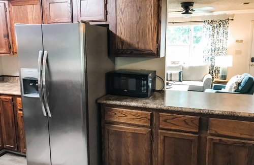 Searcy House | Cute Bleu Bison House -Sleeps 8! 1 Block From HU!