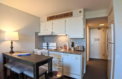 Weirs Beach Apartment | Cute Cedar Lodge Studio with Balcony & Lake Views!