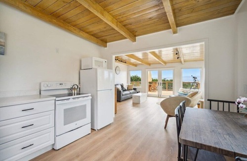 Timber Cove House | Cute, clean, cozy cottage along the Timber Cove cliffs, great views!