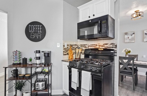 South Natomas House | cute comfy home w/relaxing lit gazebo minutes from downtown & airport