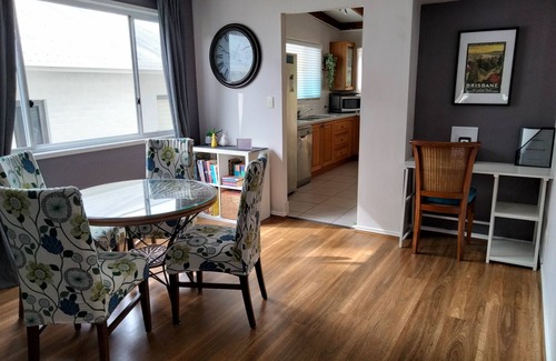 Chelmer House | Cute Cottage in Fabulous Location, Ideal for Families and longer stays