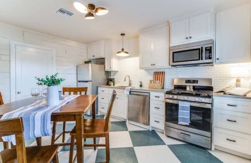 Freetown - Port Rico House | Cute Cottage near University and Downtown with Parking & Laundry
