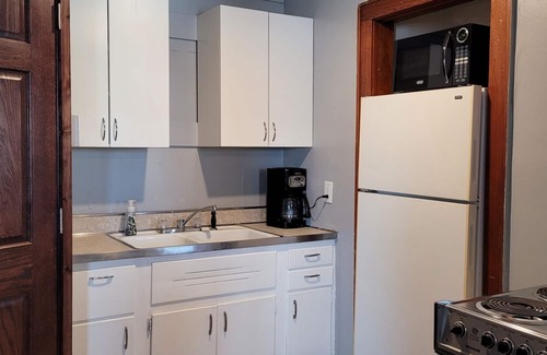 Negaunee Apartment | Cute & cozy 1 bedroom apartment - sleeps 4