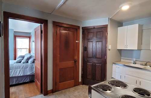 Negaunee Apartment | Cute & cozy 1 bedroom apartment - sleeps 4